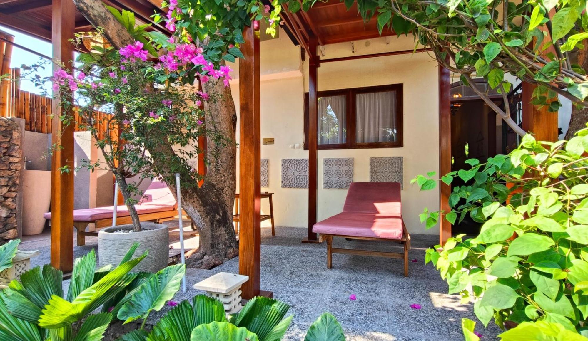 Dalai Tropical Hotel Kuta  Exterior photo